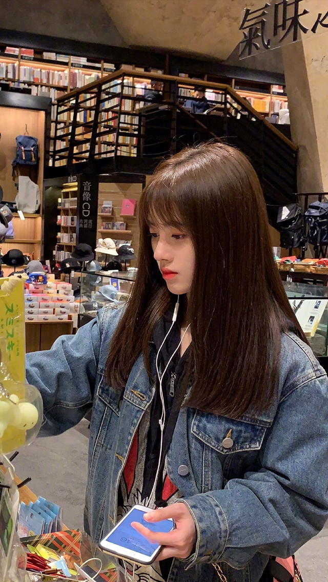 鞠婧祎俏皮元气高清手机壁纸