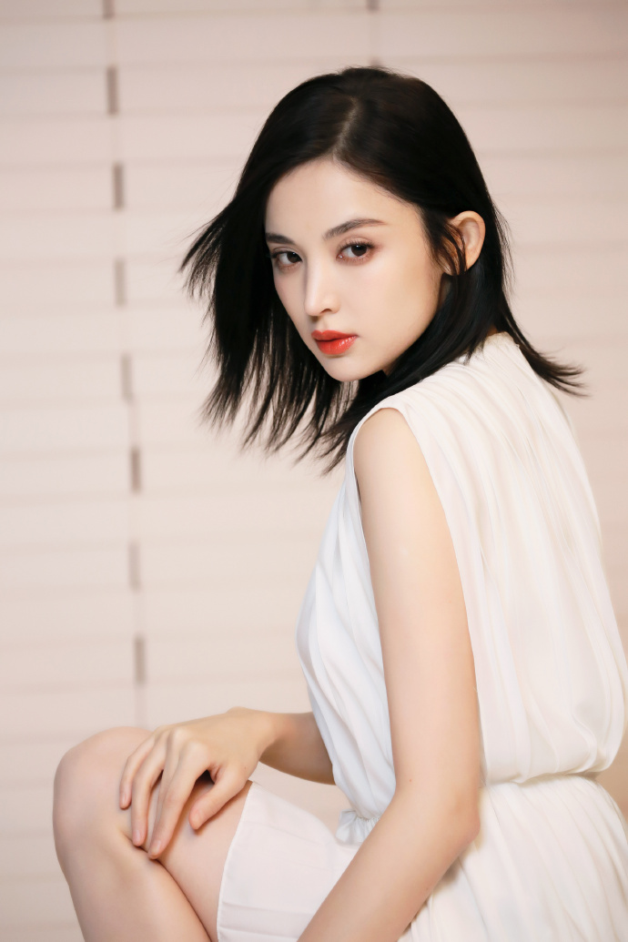 古力娜扎白皙性感写真图片欣赏