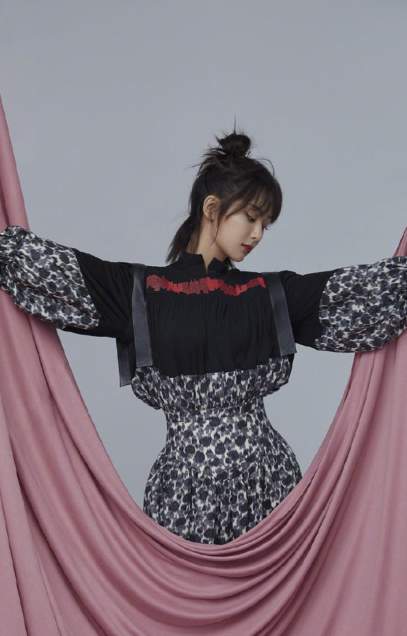 一组杨紫酷美养眼写真大片