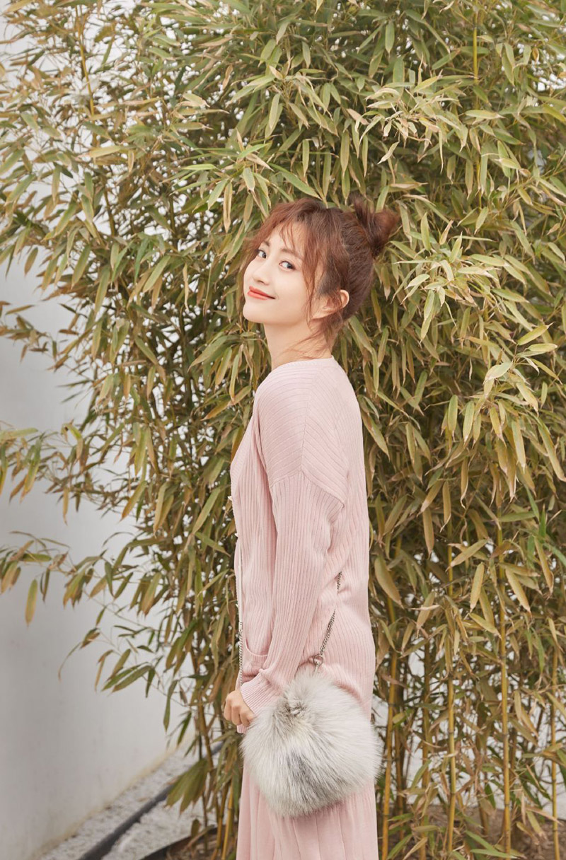 包文婧优雅迷人时尚写真图片