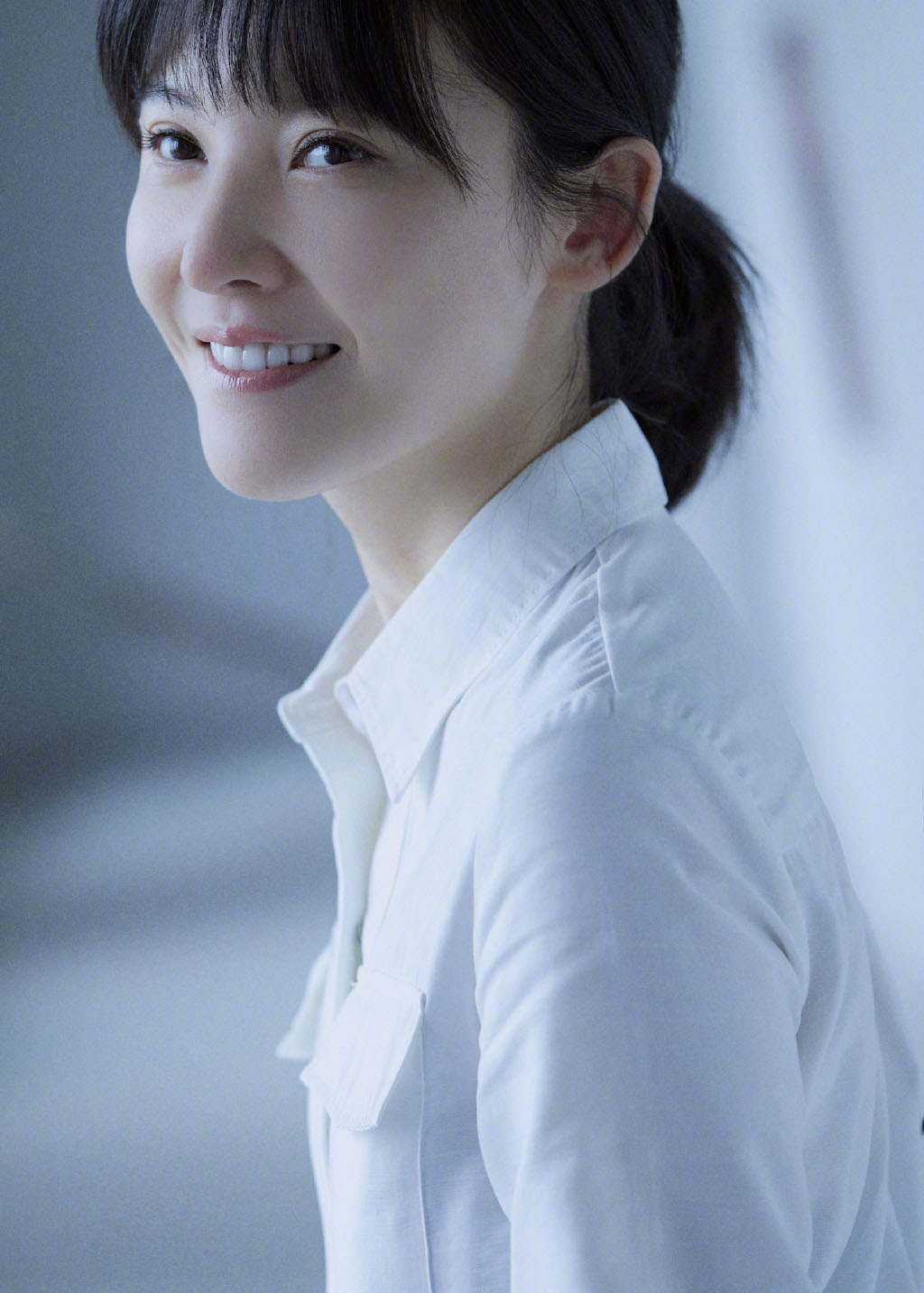 杨子姗《摩天大楼》角色海报图片