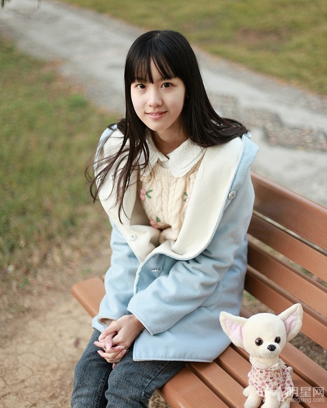 左耳女主角陈都灵生活照 素颜灵动力压奶茶妹妹