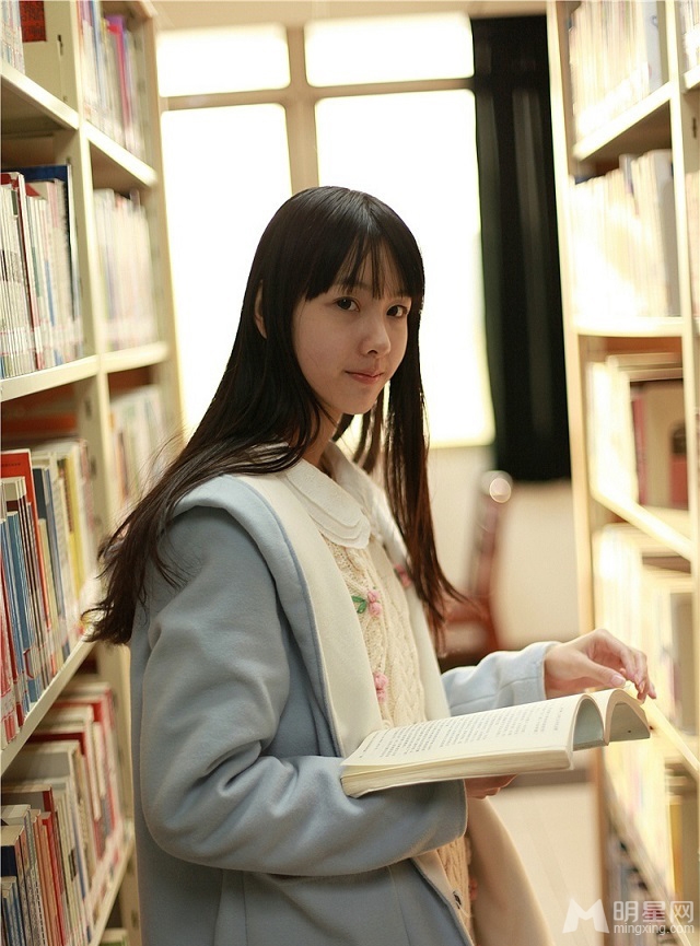 左耳女主角陈都灵生活照 素颜灵动力压奶茶妹妹