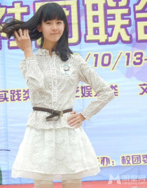 左耳女主角陈都灵生活照 素颜灵动力压奶茶妹妹