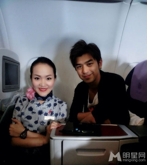 2014空姐与明星云上合照 素颜曝光