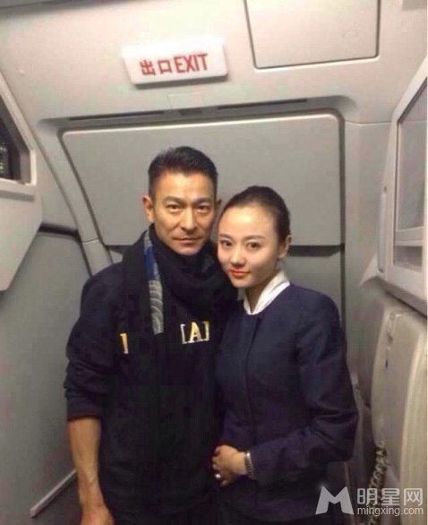 2014空姐与明星云上合照 素颜曝光