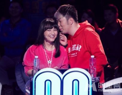 吴昕回应杜海涛求婚 昔日亲密合照曝光