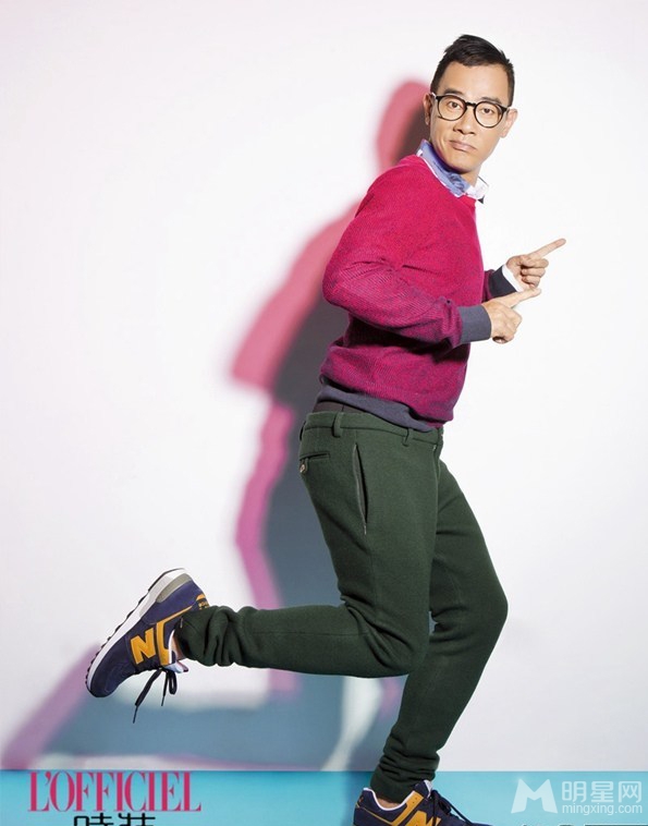 陈小春初春时尚运动大片 鬼马造型展童真