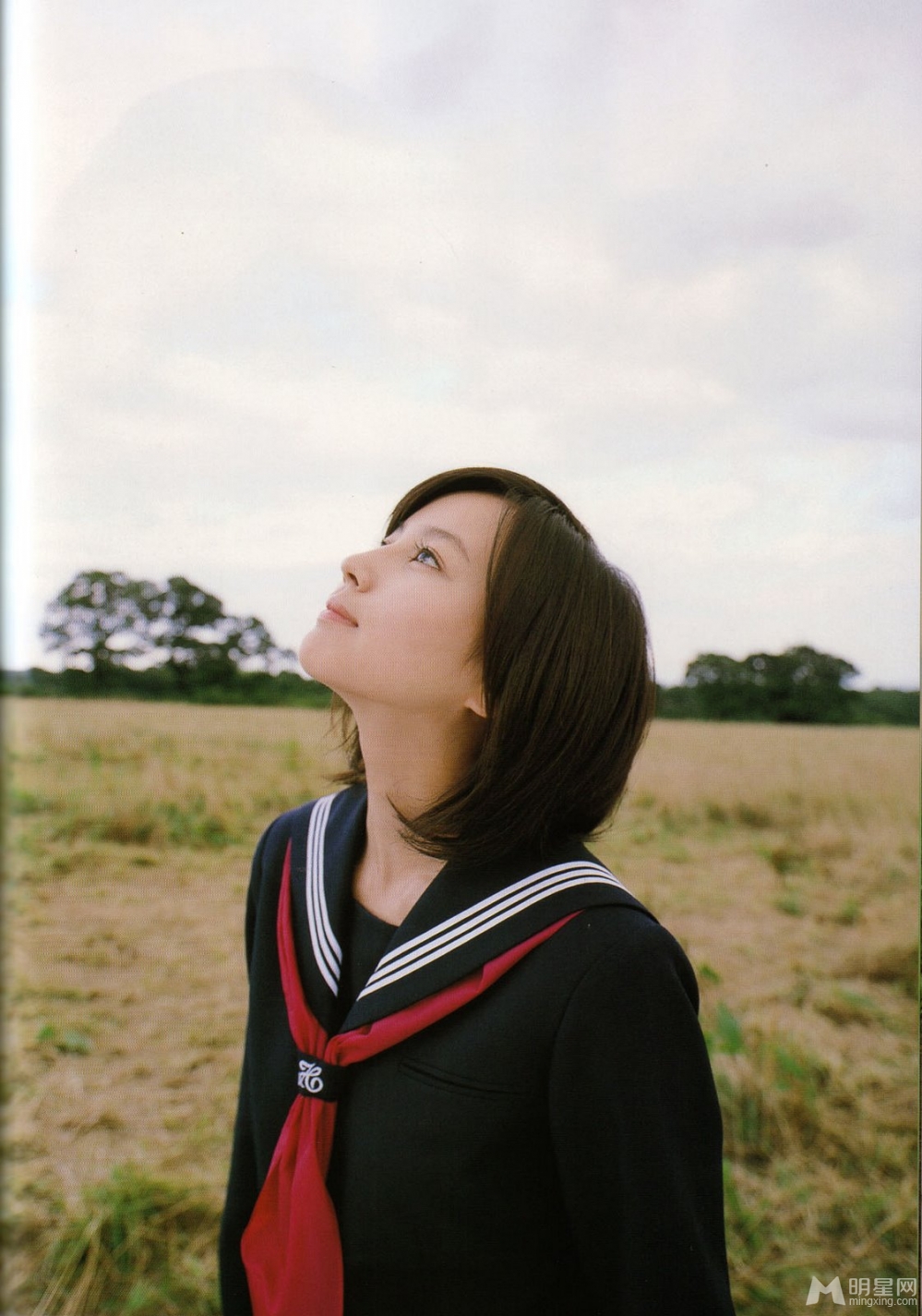 堀北真希校服写真清纯动人