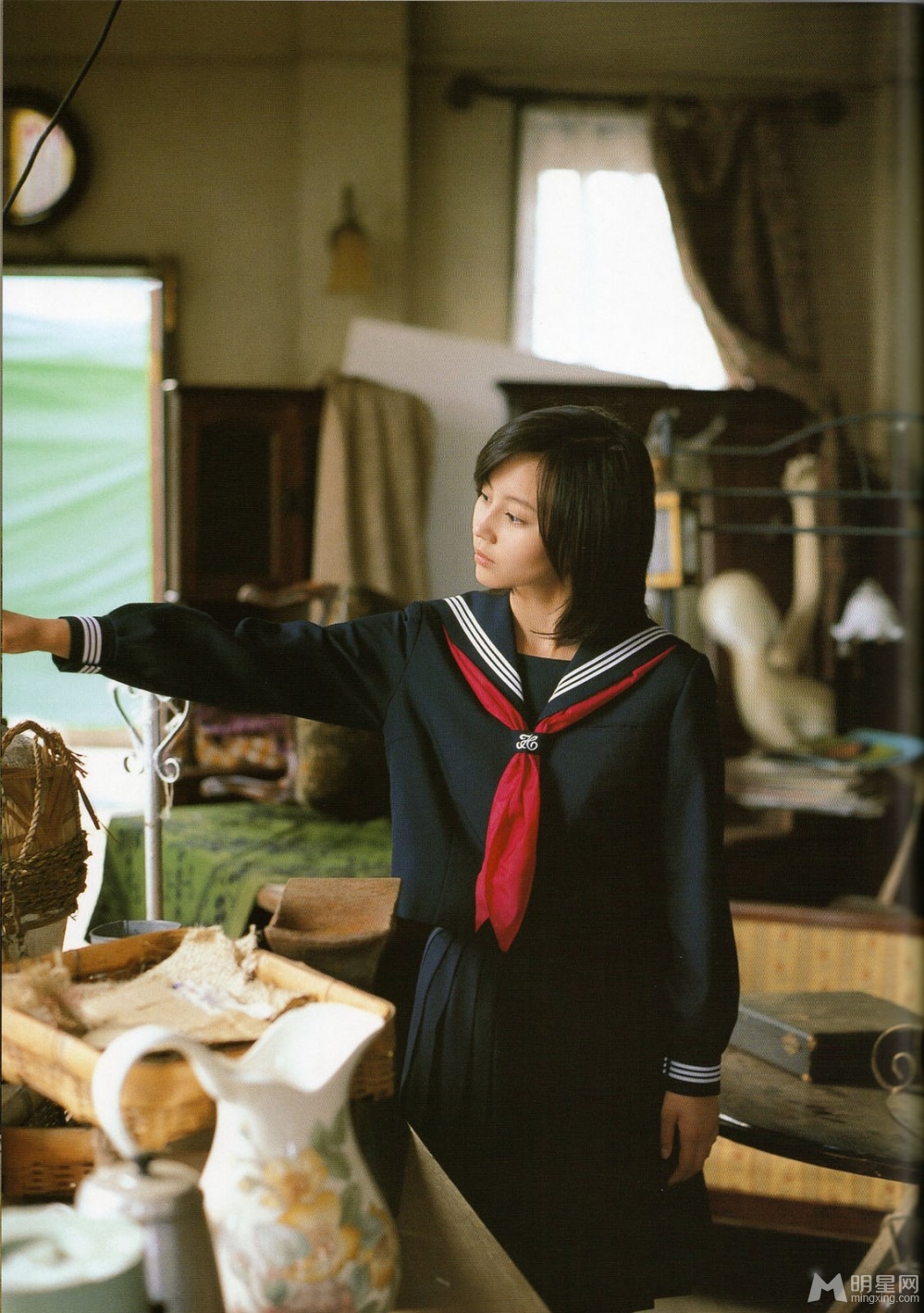 堀北真希校服写真清纯动人