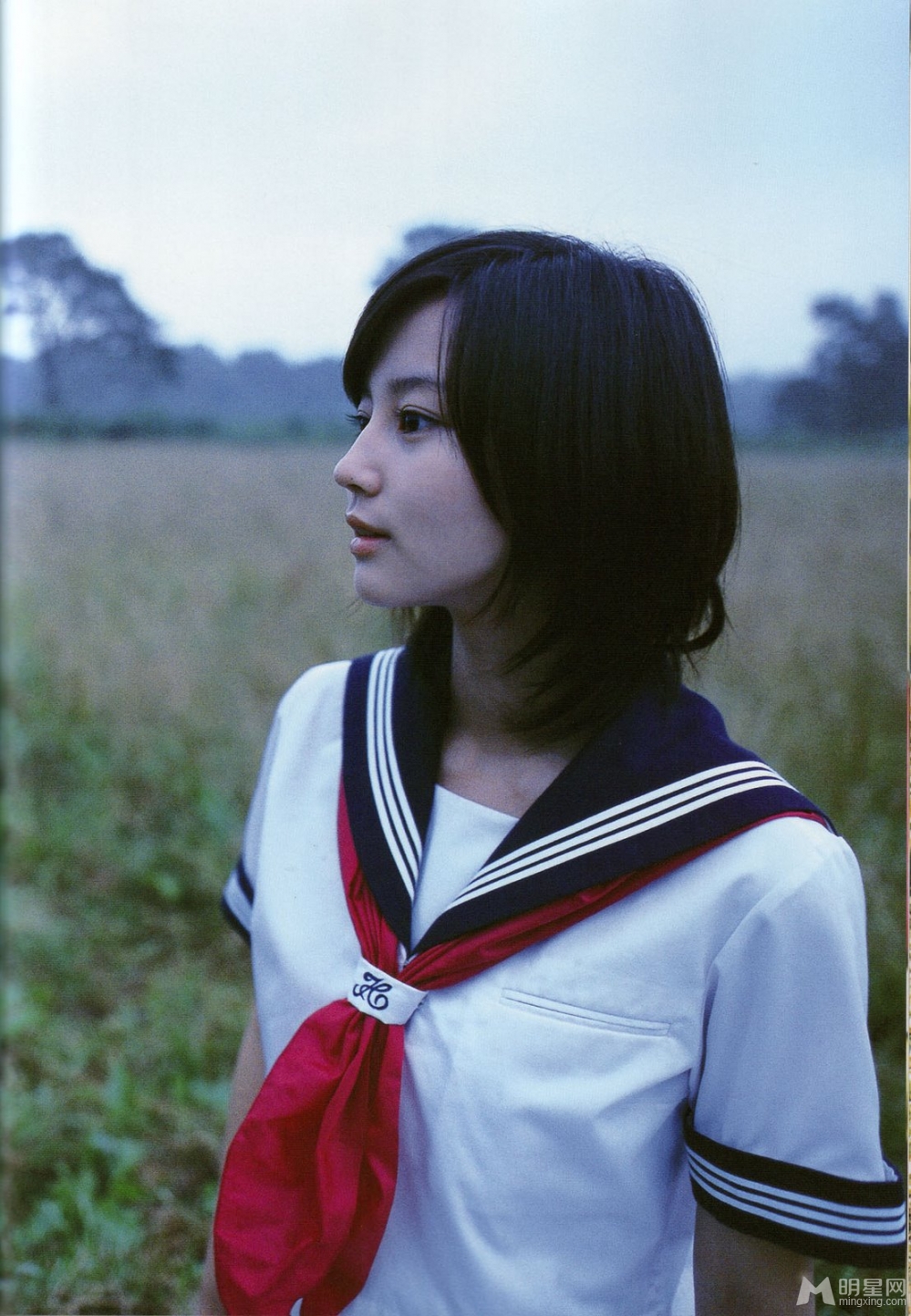 堀北真希校服写真清纯动人