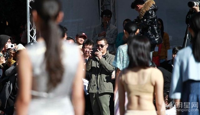 李亚鹏丽江束河古镇看秀 山清水秀心情靓