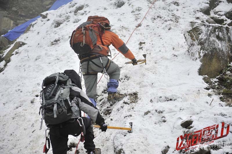 吴卓羲凶间雪山剧照