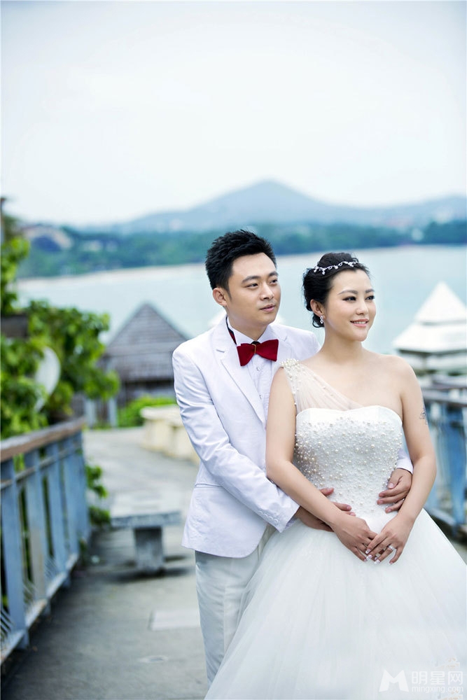 郝蕾刘烨婚纱照首度曝光 唯美梦幻恩爱甜蜜