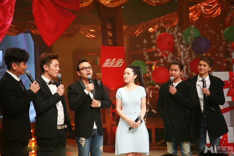 杨钰莹毛宁同台亮相天天向上