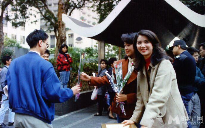 袁咏仪出道早期时的珍贵照片