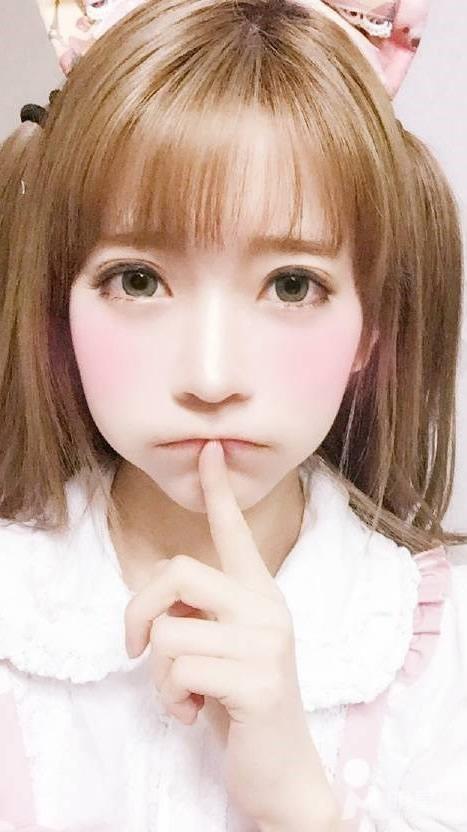 韩国女孩Yurisa逆天颜值 网络爆红成整容新模版