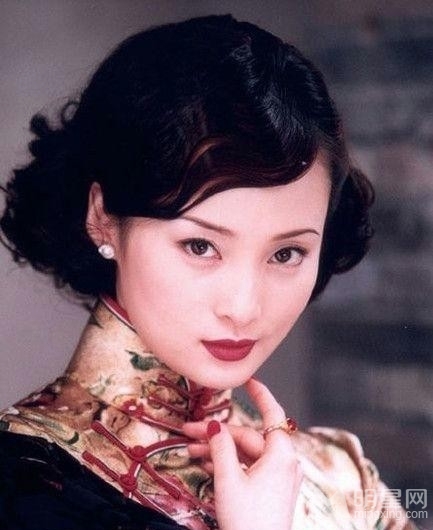 各一线女星演绎旗袍风情