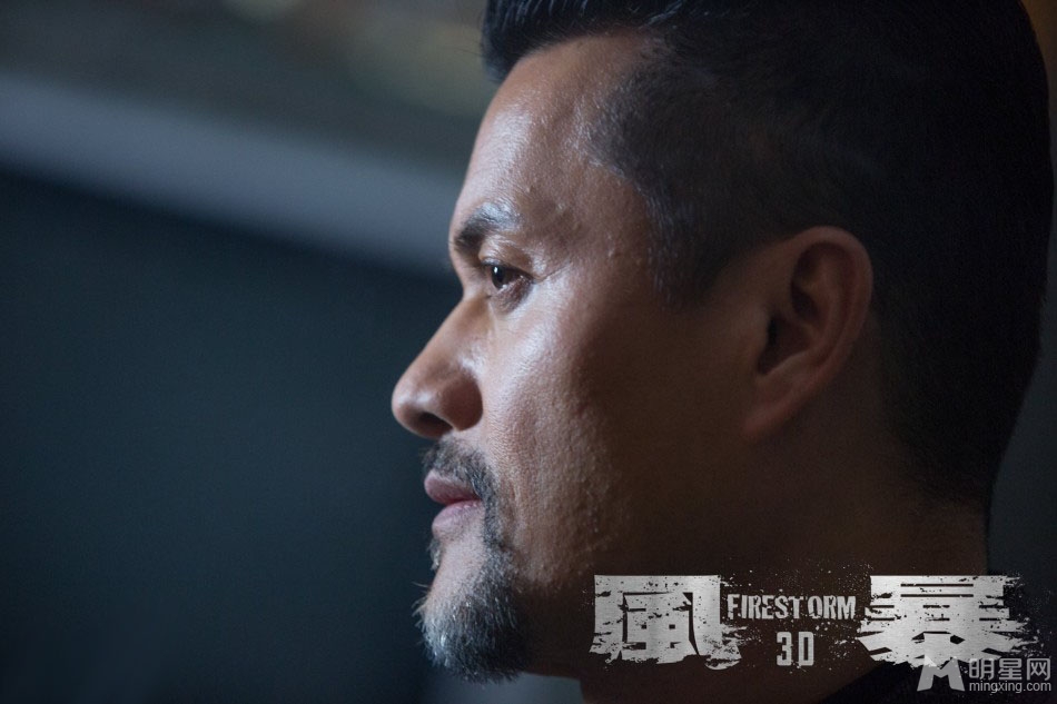 风暴曝剧照 胡军吕良伟悍匪造型显杀气