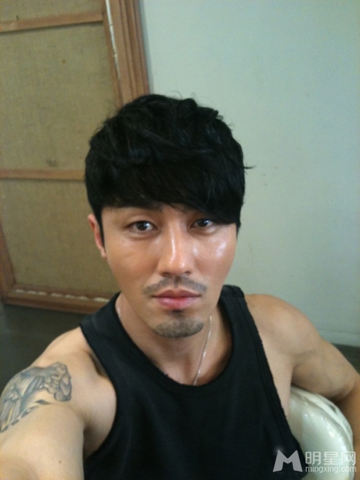 车胜元熟男魅力生活照