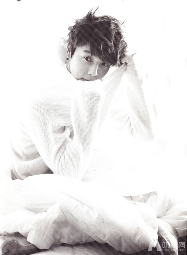 SuperJunior东海杂志画报 展现男性魅力