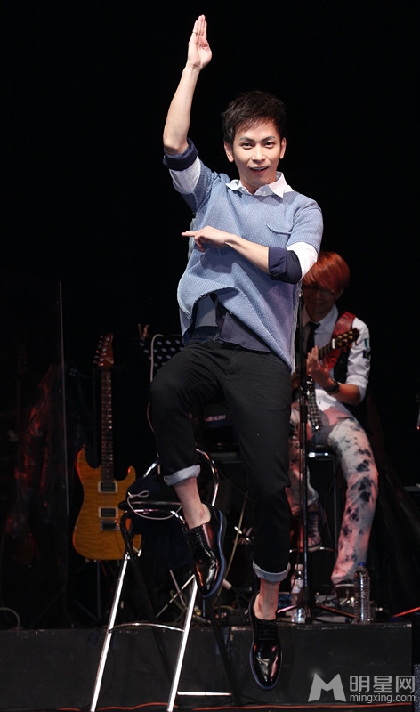 张智成台北演唱会获谢安琪撑场献唱新歌