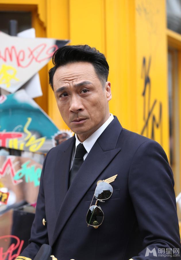 冲上云霄海报 古天乐吴镇宇黑超酷劲亮相