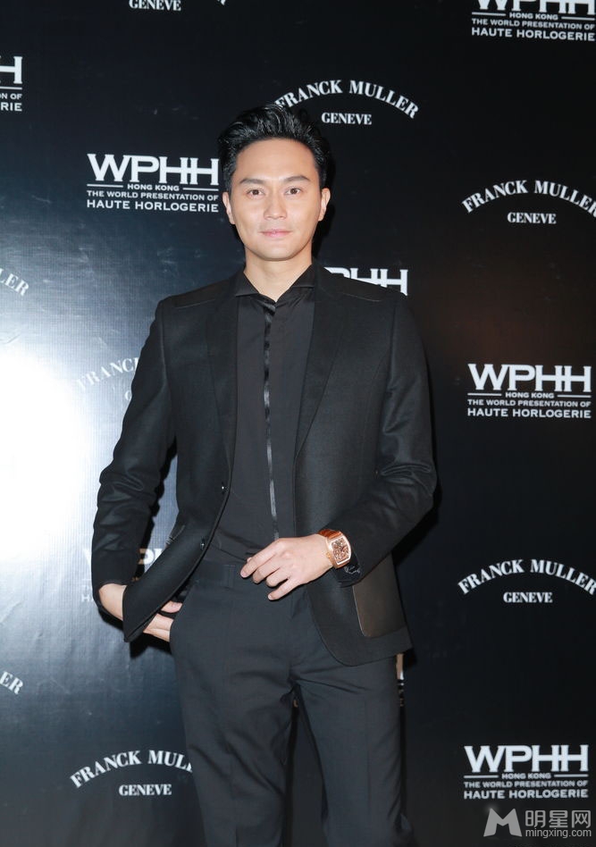 李嘉欣许晋亨恩爱出席腕表品牌庆祝晚宴