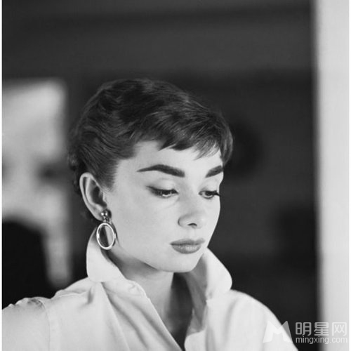 奥黛丽·赫本未公开生活照曝光 优雅迷人