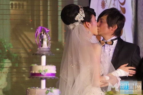 佟丽娅杨幂范玮琪郭晶晶 盘点明星婚礼之吻