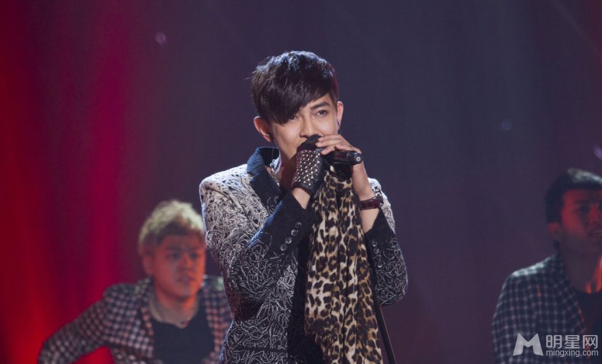 谢娜辰亦儒主持民歌会 张恒远吉杰同台PK