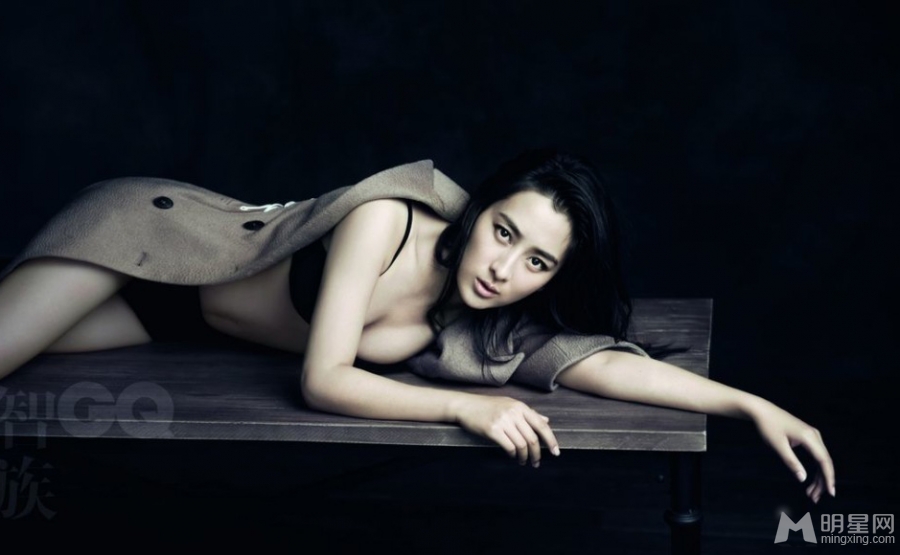 马苏性感写真曝光 熟女上演真空魅惑