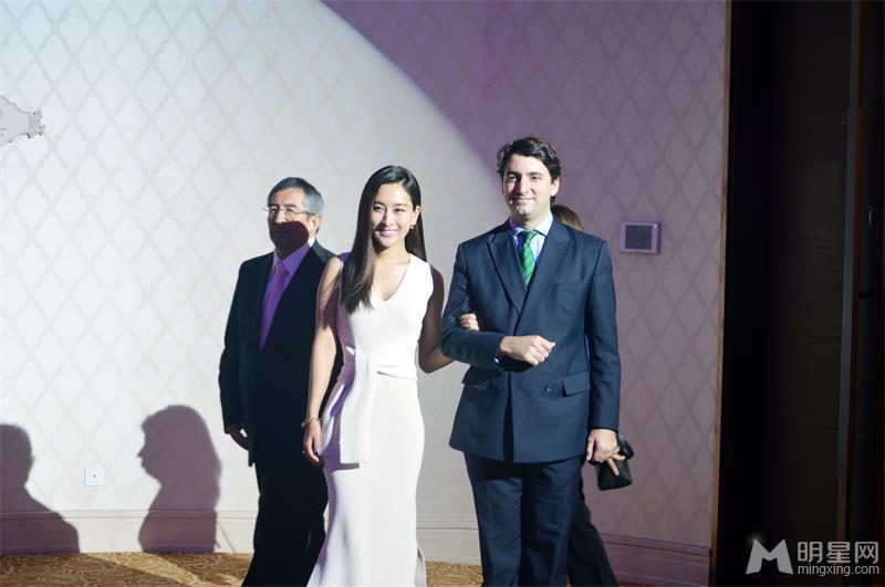 马苏出席活动 倡导零分贝健康出行 优雅动人