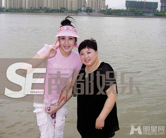 黄海波嫖娼女主生活照 整容锥子脸遭喷