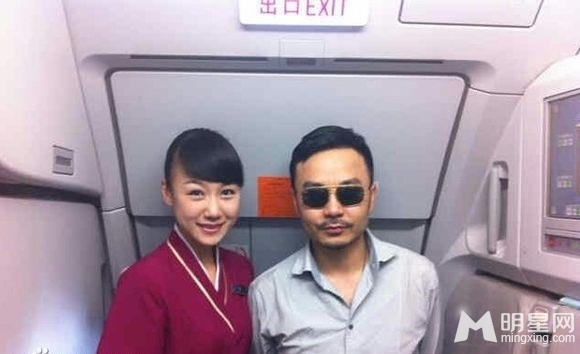 空姐与明星合影大集锦 明星素颜被抓拍
