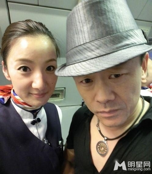 空姐与明星合影大集锦 明星素颜被抓拍