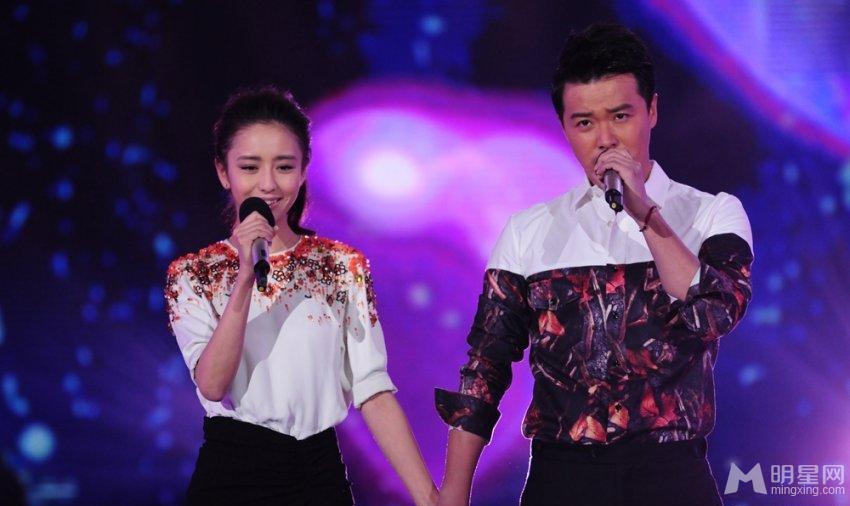 佟丽娅陈思诚快本办中式婚礼 丫丫当场泪奔