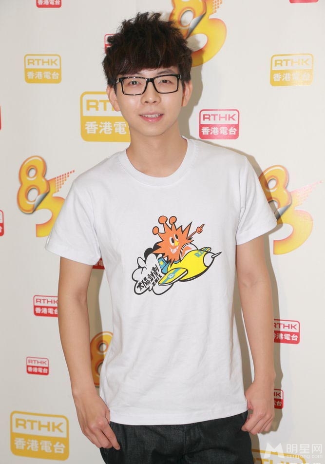 胡夏郑欣宜JW出席太阳计划活动