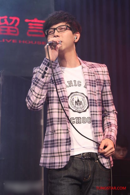 胡夏台北首开个人演唱会获群星助阵