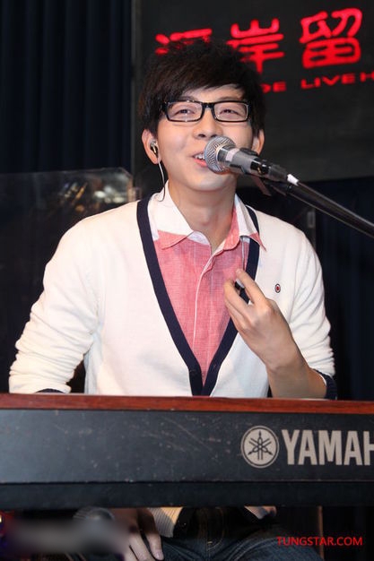 胡夏台北首开个人演唱会获群星助阵