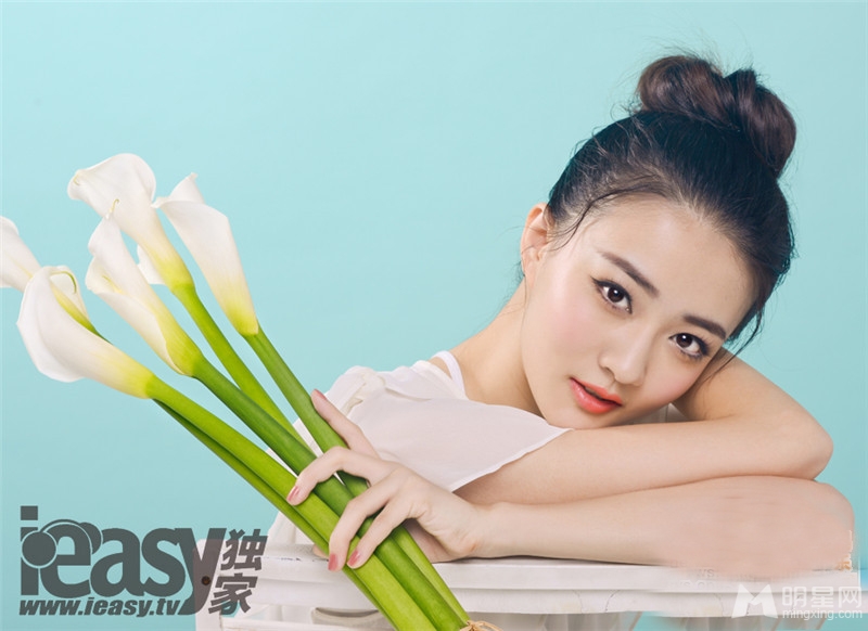 徐璐时尚写真曝光 休闲夏季装甜美可爱