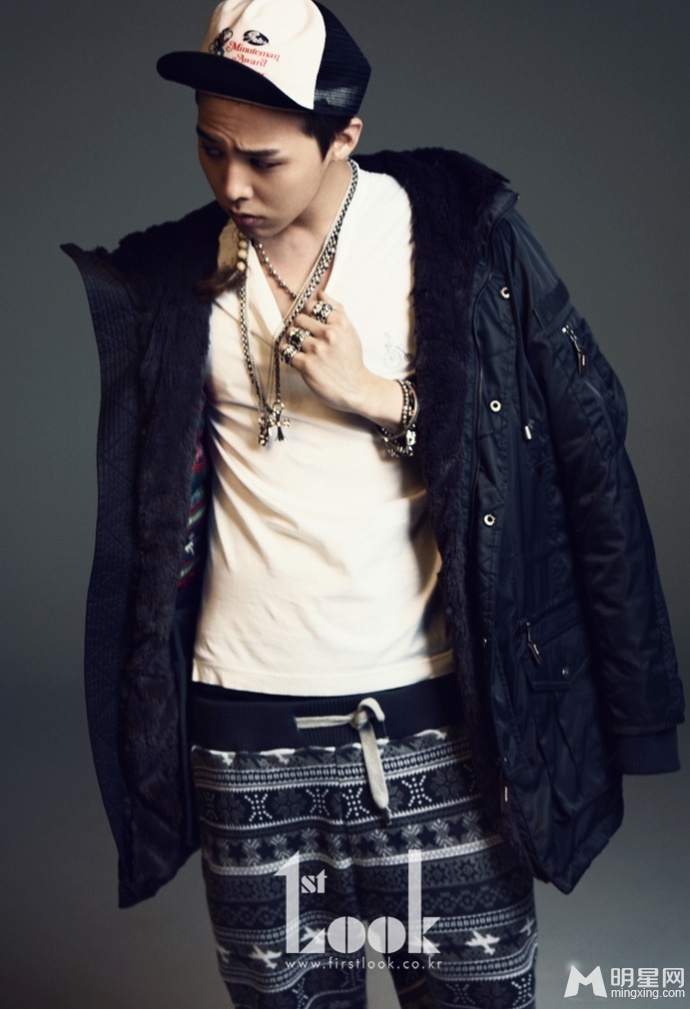 G-Dragon与太阳破格华丽双人画报
