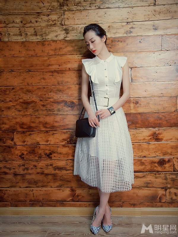 韩雪气质写真 薄纱透视裙秀身材曲线