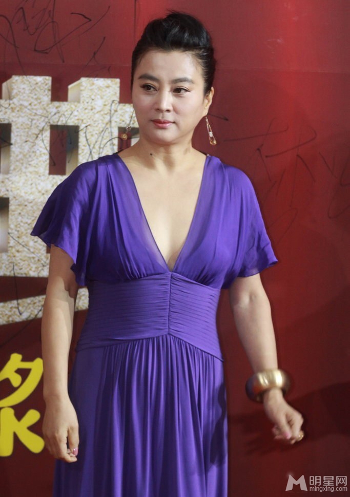 2013年国剧盛典红毯 众女星抛胸露乳性感来袭