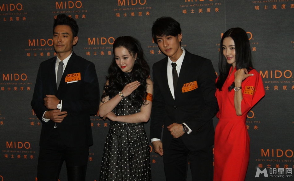 吴尊自曝愿参加亲子节目 张檬红唇显妩媚