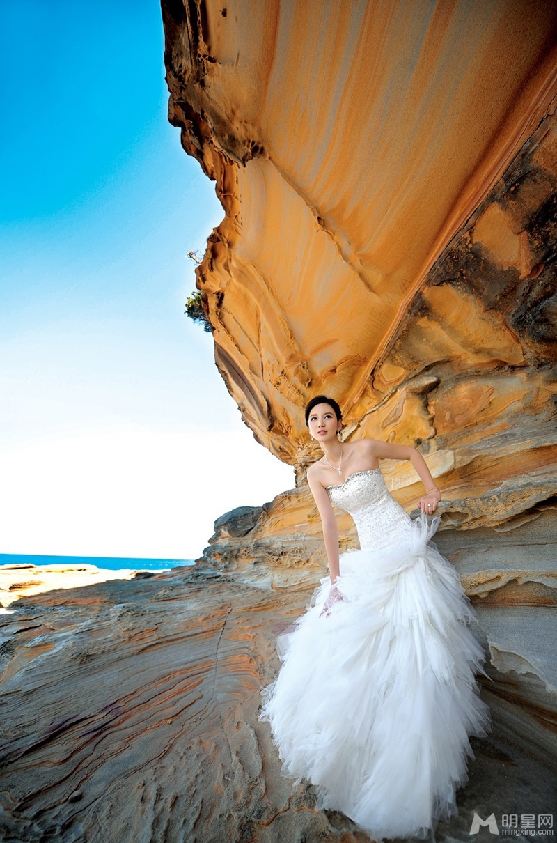 张萌悉尼唯美婚纱写真 高贵优雅女人味