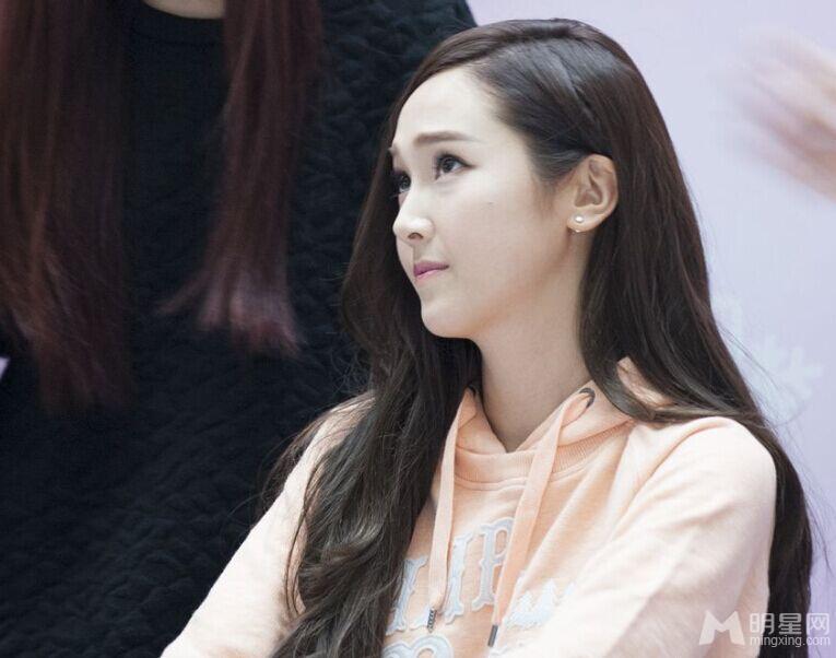 Jessica李宁南京场见面签售会 现场与粉丝大玩自拍互动