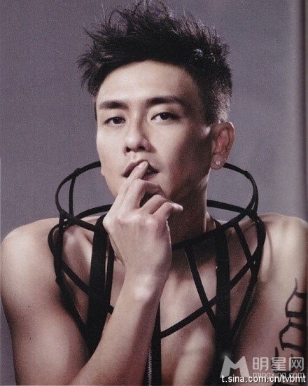 TVB花旦小生早期半裸照 群斗性感