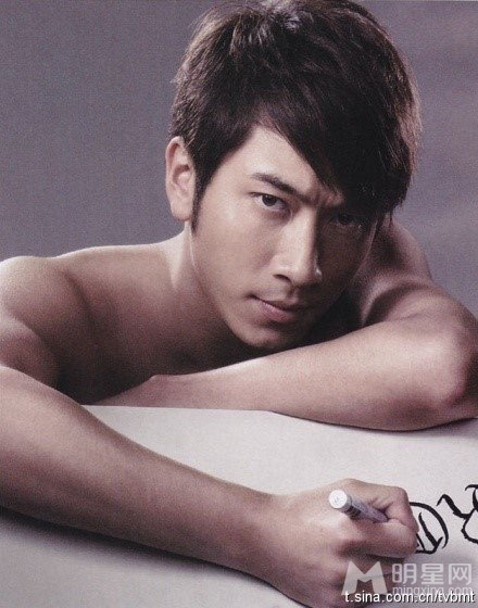 TVB花旦小生早期半裸照 群斗性感