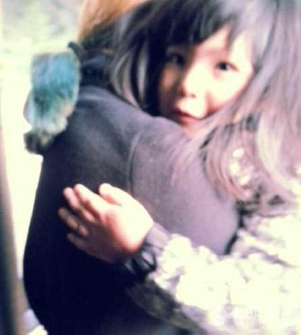 爸爸去哪儿电影版花絮 Angela与Kimi萌态十足